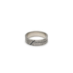 Acer ring with a textured pattern inspired by maple leaf veins, available in silver, gold, or platinum.