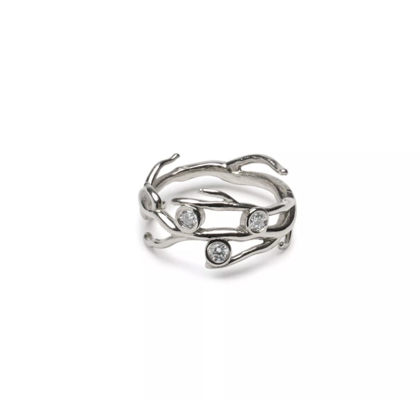 Twig ring with diamonds
